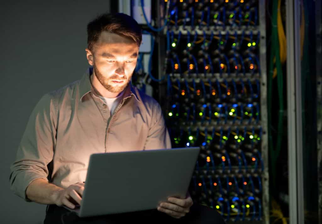 Server manager in data center