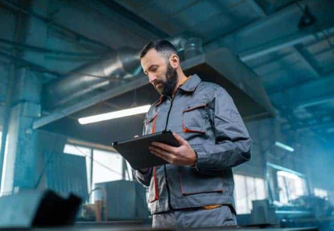 IT manager generating erasure reports